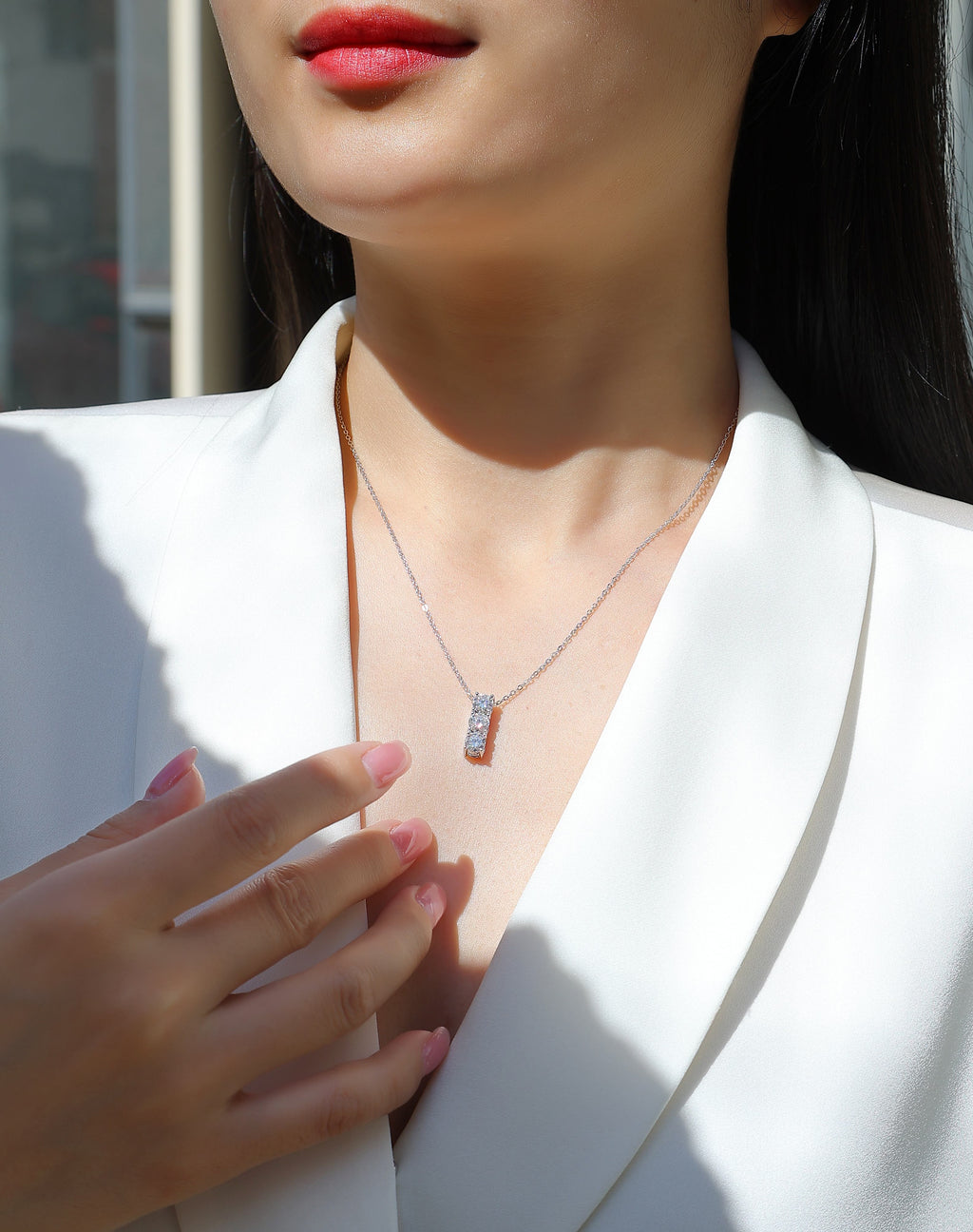 One-character Circle - A Fashionable And Light Luxury Jewelry Pendant Necklace Set With Top-quality Moissanite, S925 Silver Plated Platinum