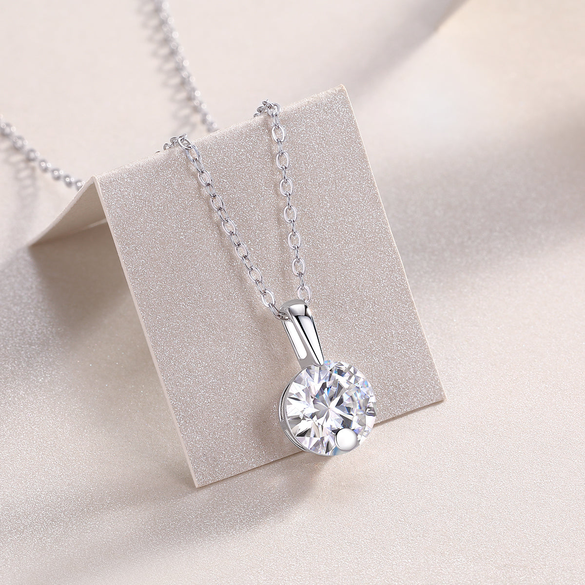 Star Necklace - A Fashionable And Light Luxury Jewelry Pendant Necklace Set With Top-quality Moissanite, S925 Silver Plated Platinum