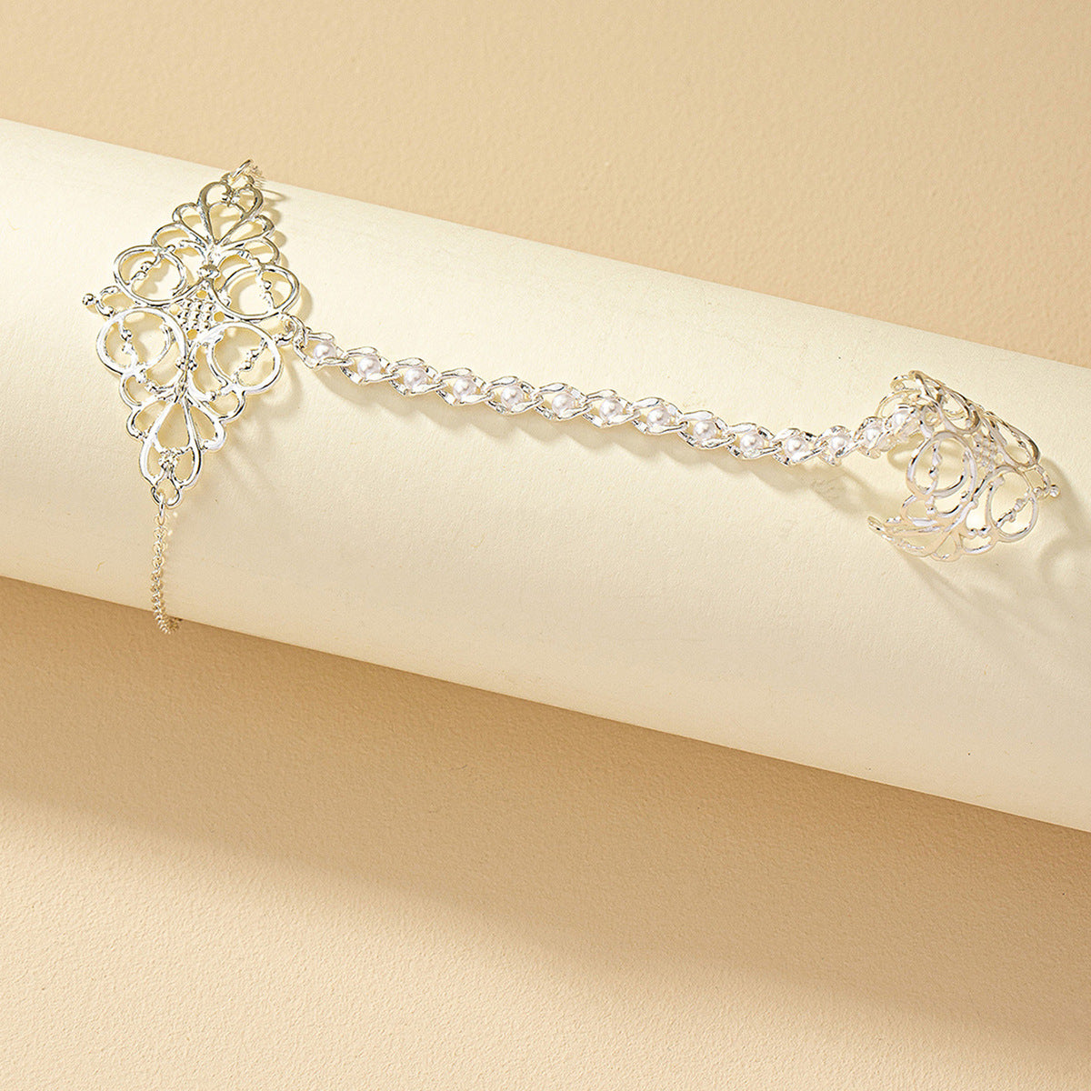 Minimalist, Openwork Window-cut Patterned Light-luxury Fingerless Bracelet