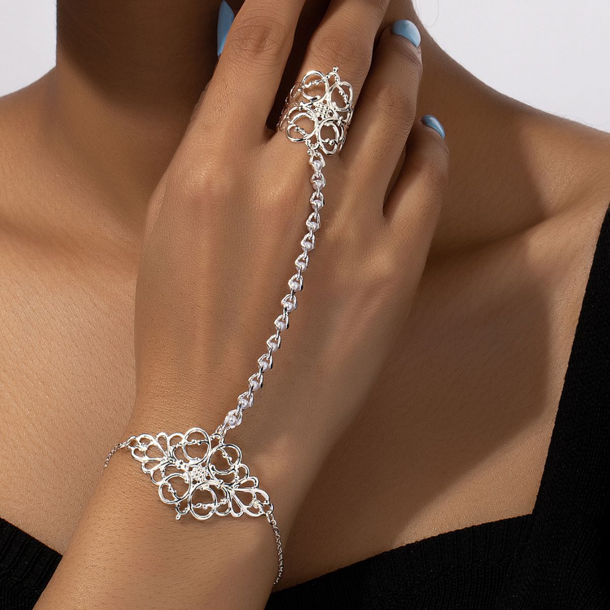Minimalist, Openwork Window-cut Patterned Light-luxury Fingerless Bracelet